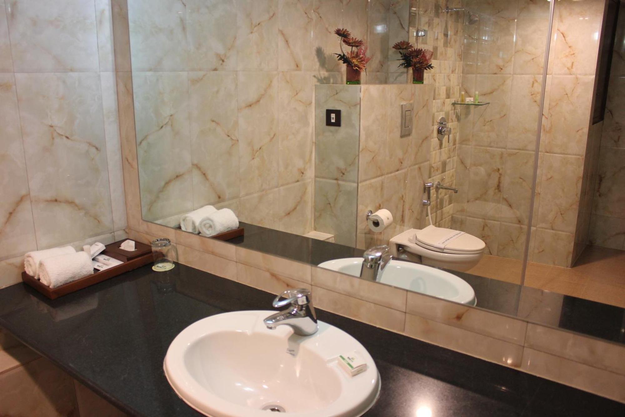 Tabla Pride Hotels & Spa Хидерабад Екстериор снимка