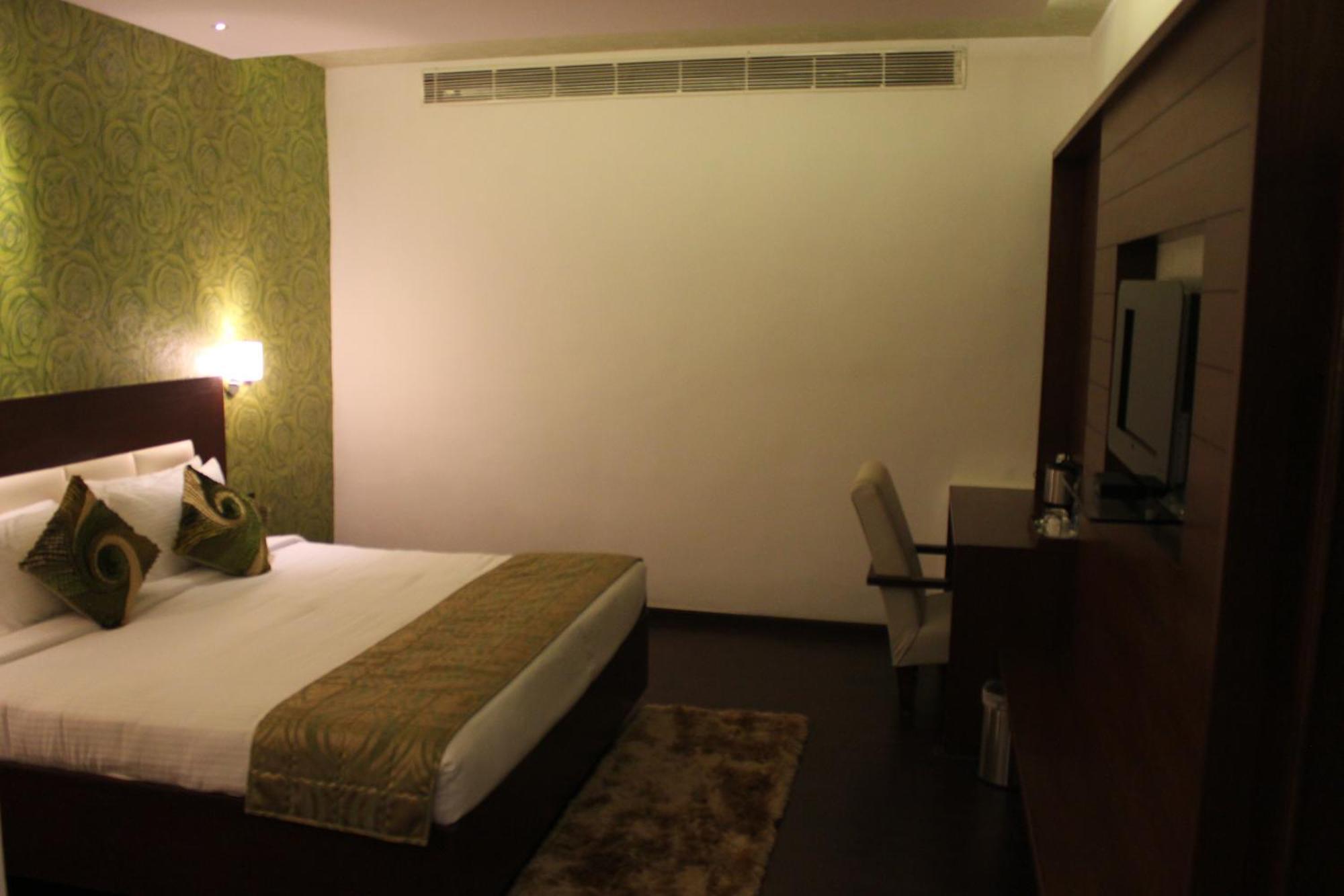 Tabla Pride Hotels & Spa Хидерабад Екстериор снимка